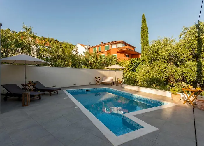 2nightstudios 4* Split