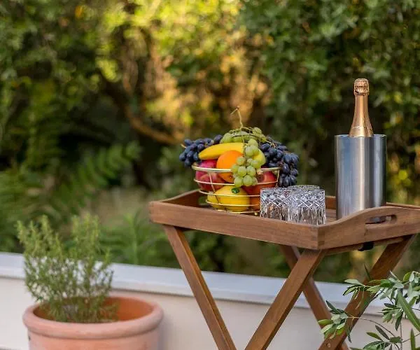 בית הארחה 2nightstudios 4*