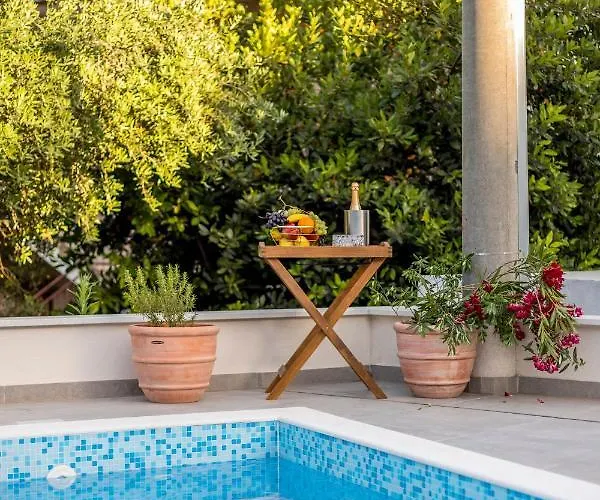 2nightstudios בית הארחה ספליט