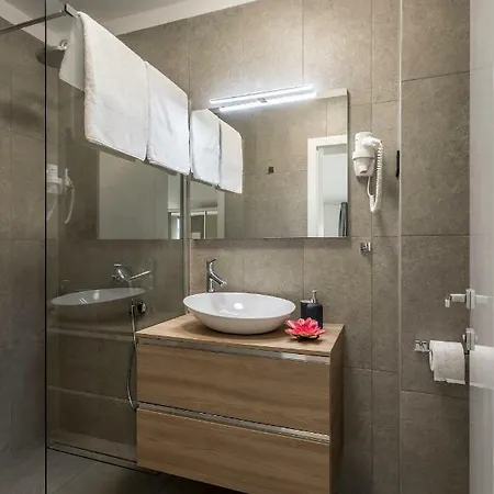 Πανσιόν 2nightstudios 4*