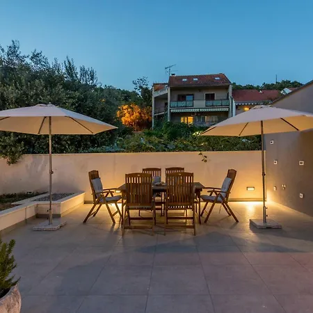 2nightstudios Πανσιόν 4*