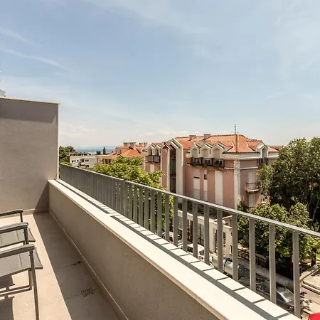 2nightstudios Pensionat Split