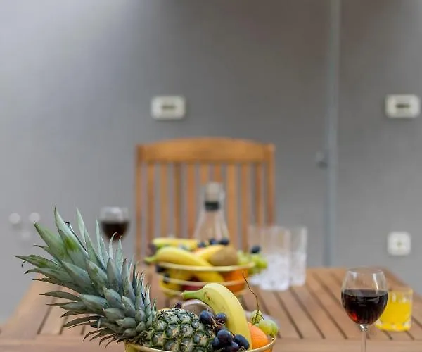 2nightstudios 4* Split