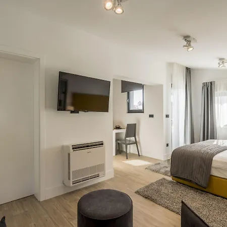 2nightstudios 4*